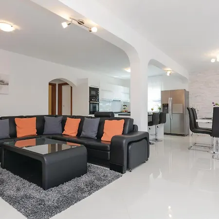 بيت للعطل Amazing In With Kitchen