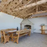 Four-bedroom In Semesterbostad Suhovare