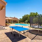 Four-bedroom In Suhovare