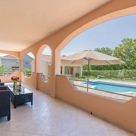 Stunning Home In Suhovare
