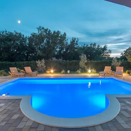 펜션 Stunning Home In Suhovare *