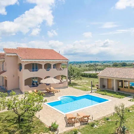 Four-bedroom In Suhovare