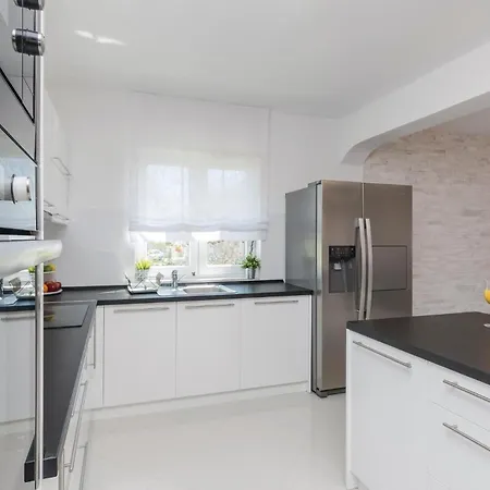 Amazing In With Kitchen