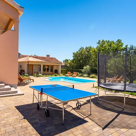 Four-bedroom In Suhovare