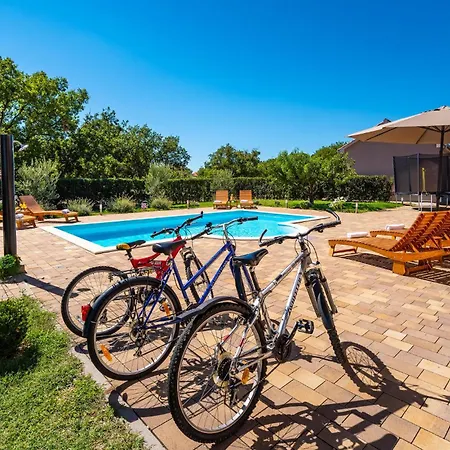 Four-bedroom In Semesterbostad