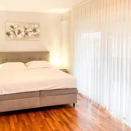 Stunning Home In Suhovare 펜션