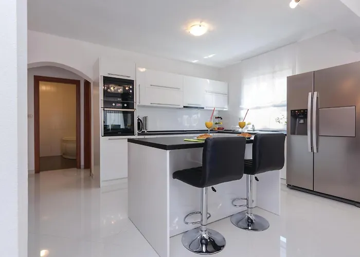 Four-bedroom In Semesterbostad