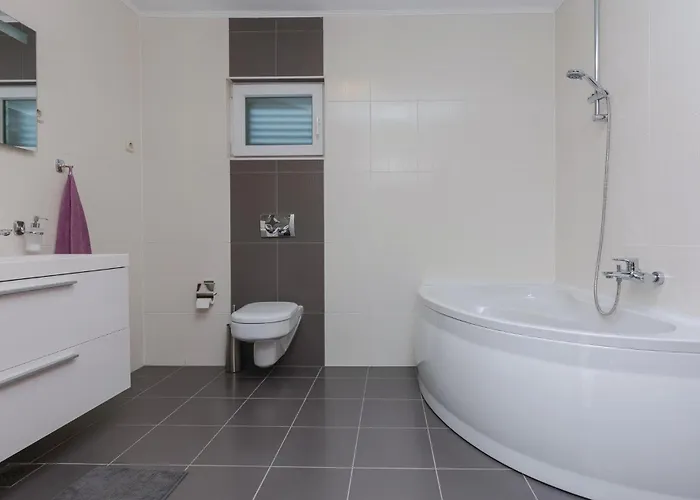 Four-bedroom In Semesterbostad *