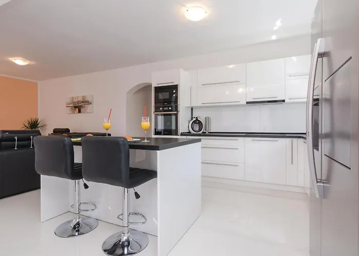 Semesterbostad Four-bedroom In *