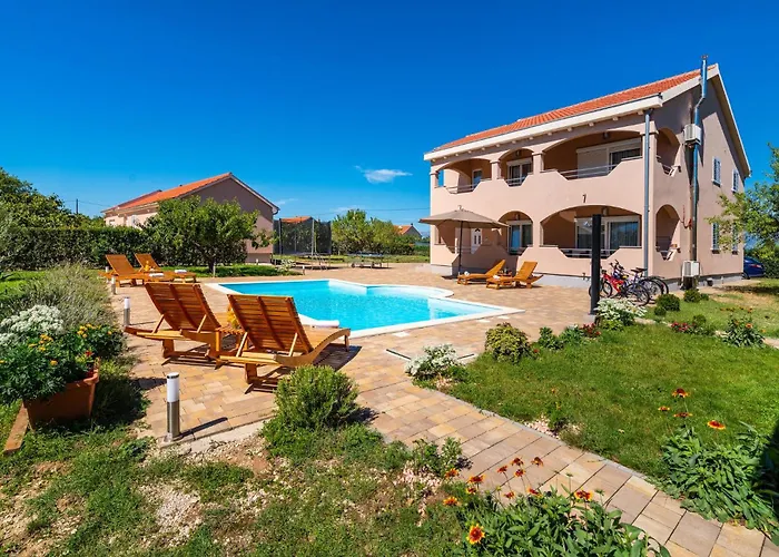 Four-bedroom In Semesterbostad *